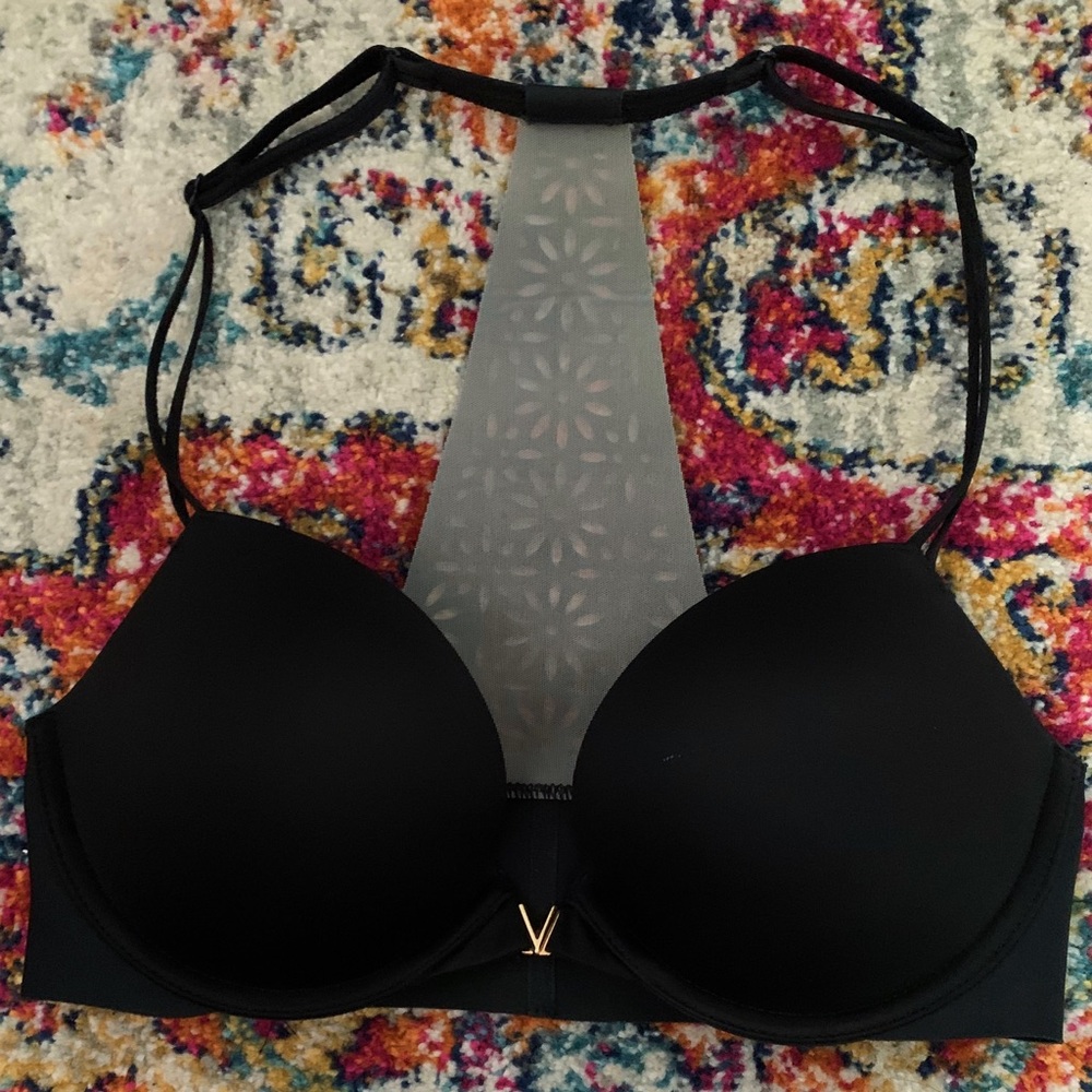 VICTORIA SECRET NWOT Front Open Lace Bra